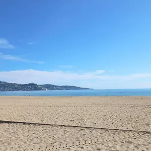 Delta Muga, Piso Muy Cerca De La Playa Apartamento